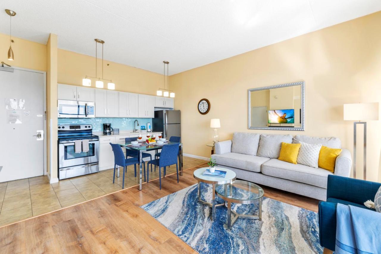 Upscale Penthouse With Ocean Views & Free Parking! Appartement Honolulu