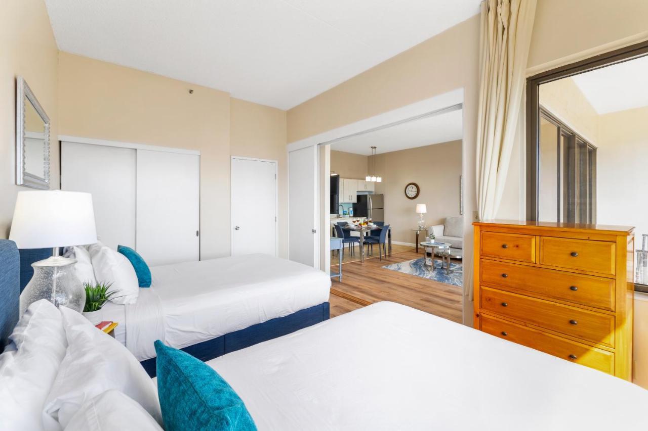 Upscale Penthouse With Ocean Views & Free Parking! Appartement *