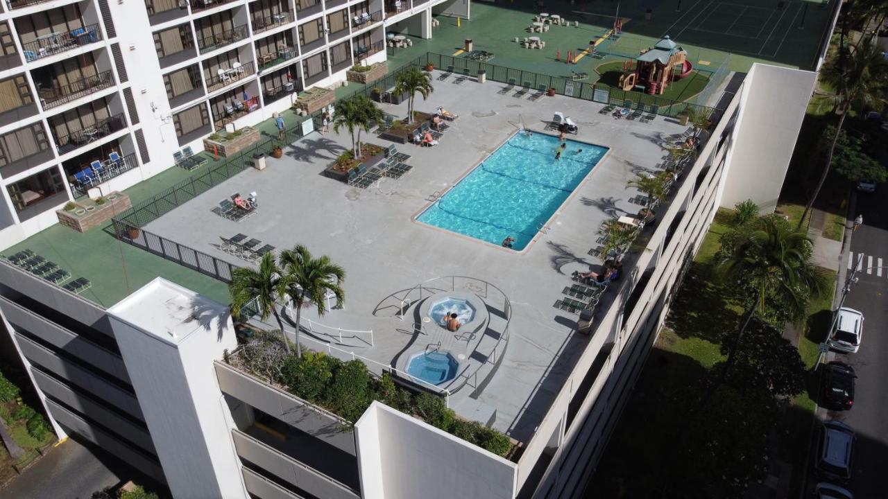 Upscale Penthouse With Ocean Views & Free Parking! Appartement *