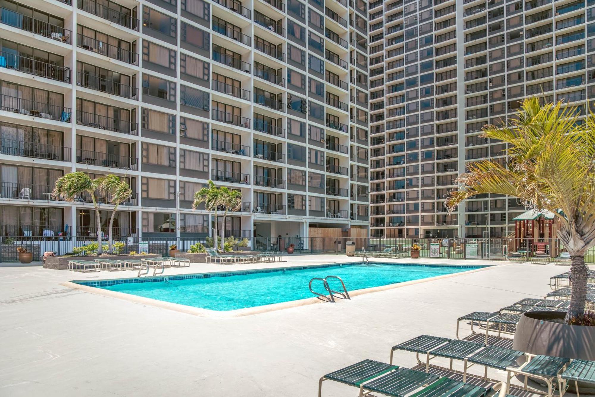 Upscale Penthouse With Ocean Views & Free Parking! Appartement Honolulu